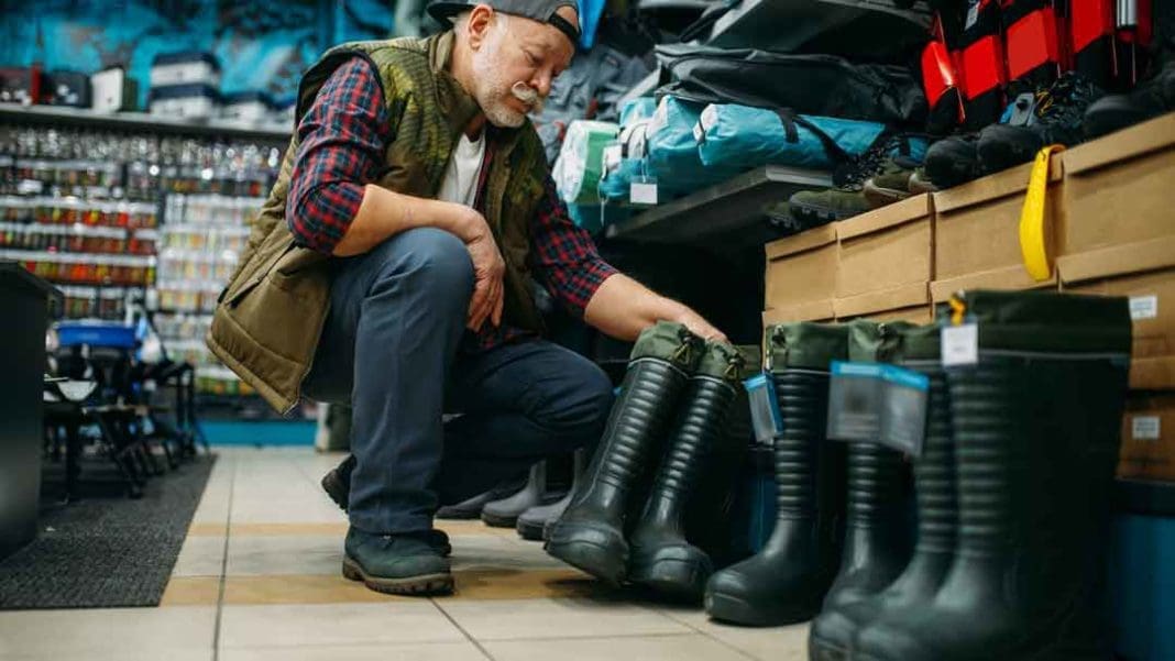 How to Find the Best Insulated Hunting Boots For Scent Control - Deer Hunting Wisconsin