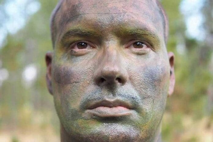 How-to-Choose-the-Right-Bow-Hunting-Face-Paint---Hunting-Magazine How to Choose the Right Bow Hunting Face Paint - Hunting Magazine