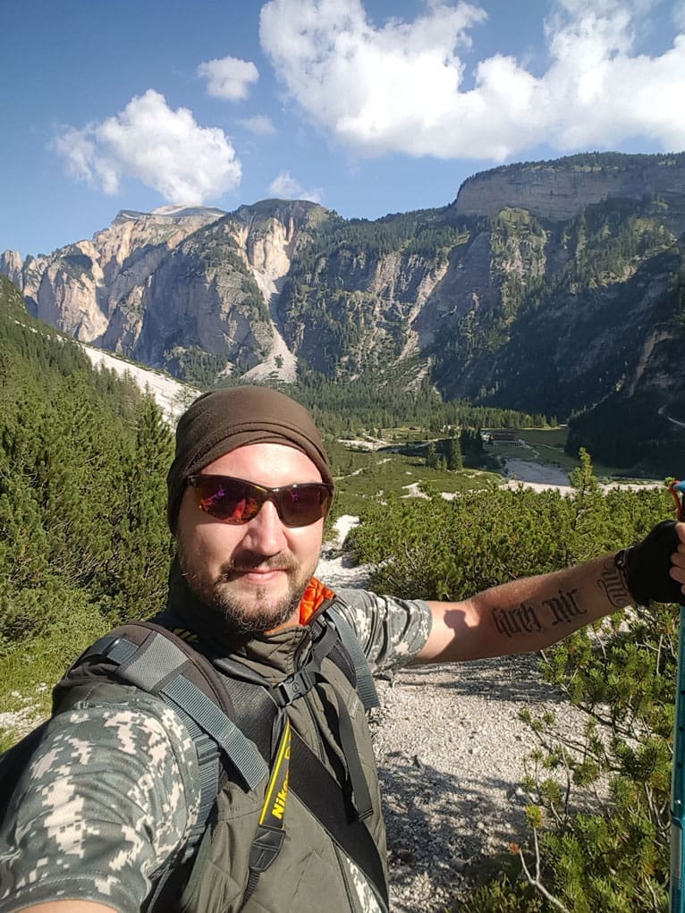 40067163_1255678737906603_5955157990548963328_o Hiker